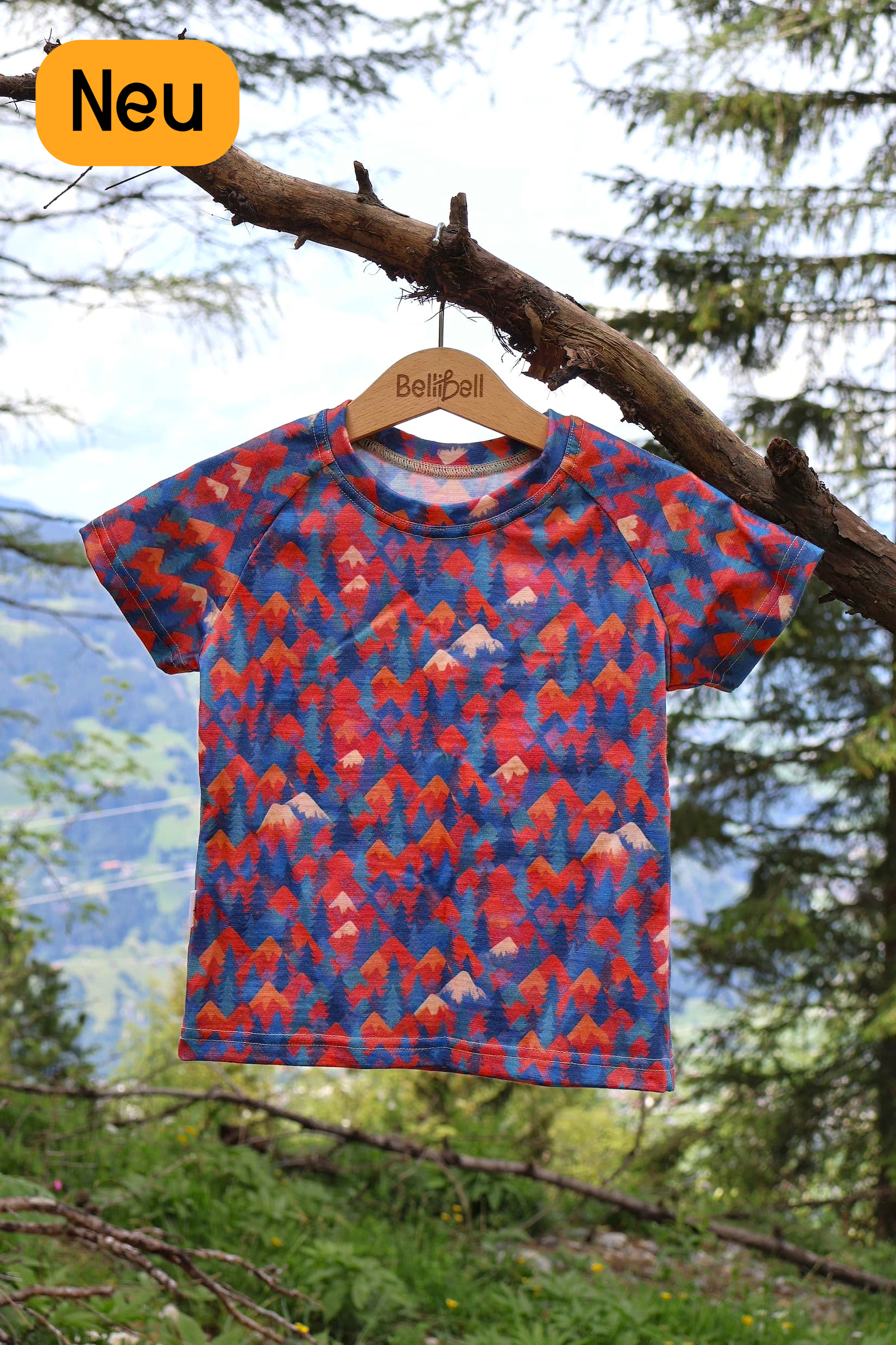 Kinder Merino T-Shirt Rote Berge Blau von Bellibell aus 97% Merinowolle mit Bergmotiv