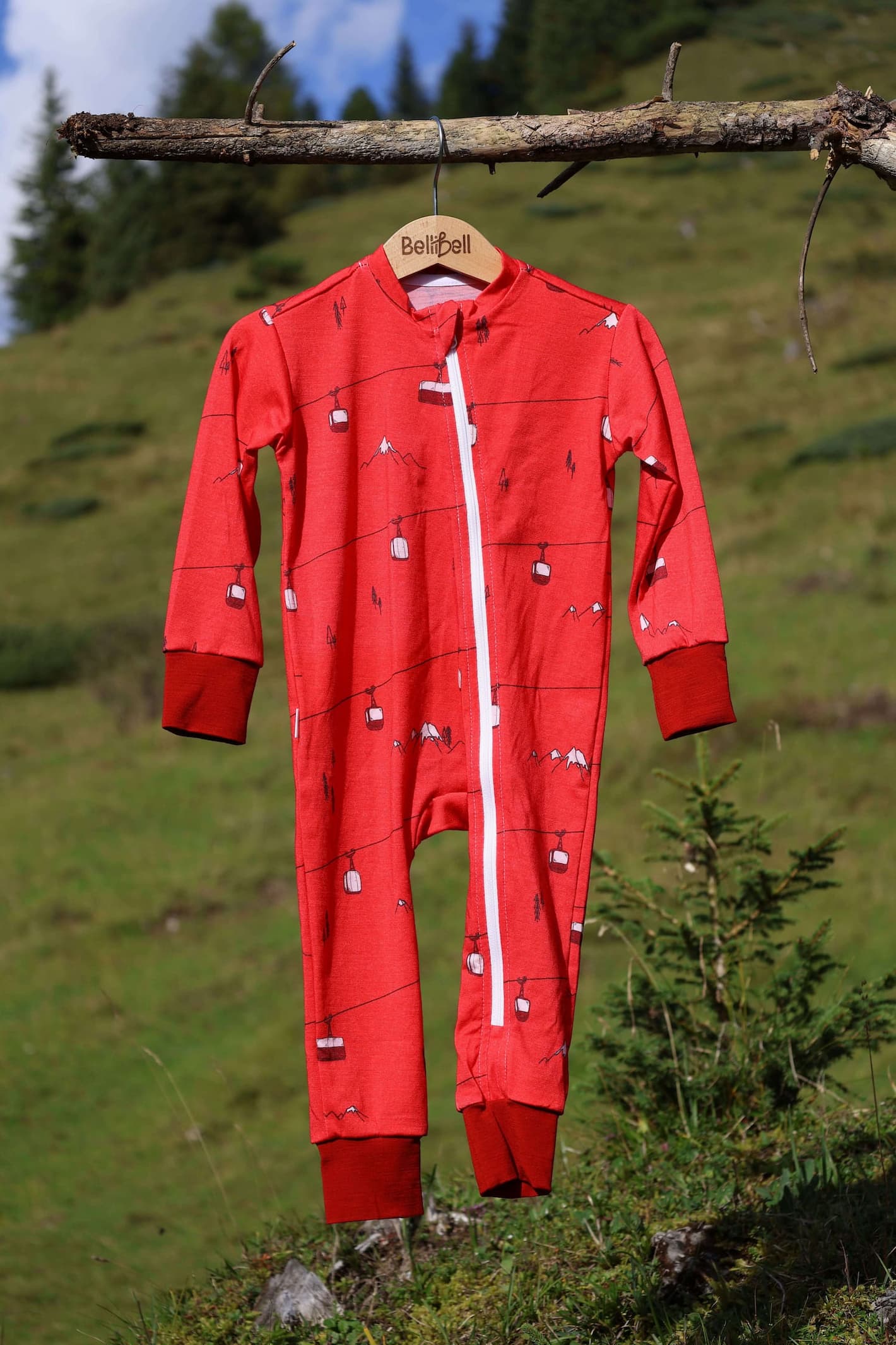 Merino Overall – Rot mit Seilbahn