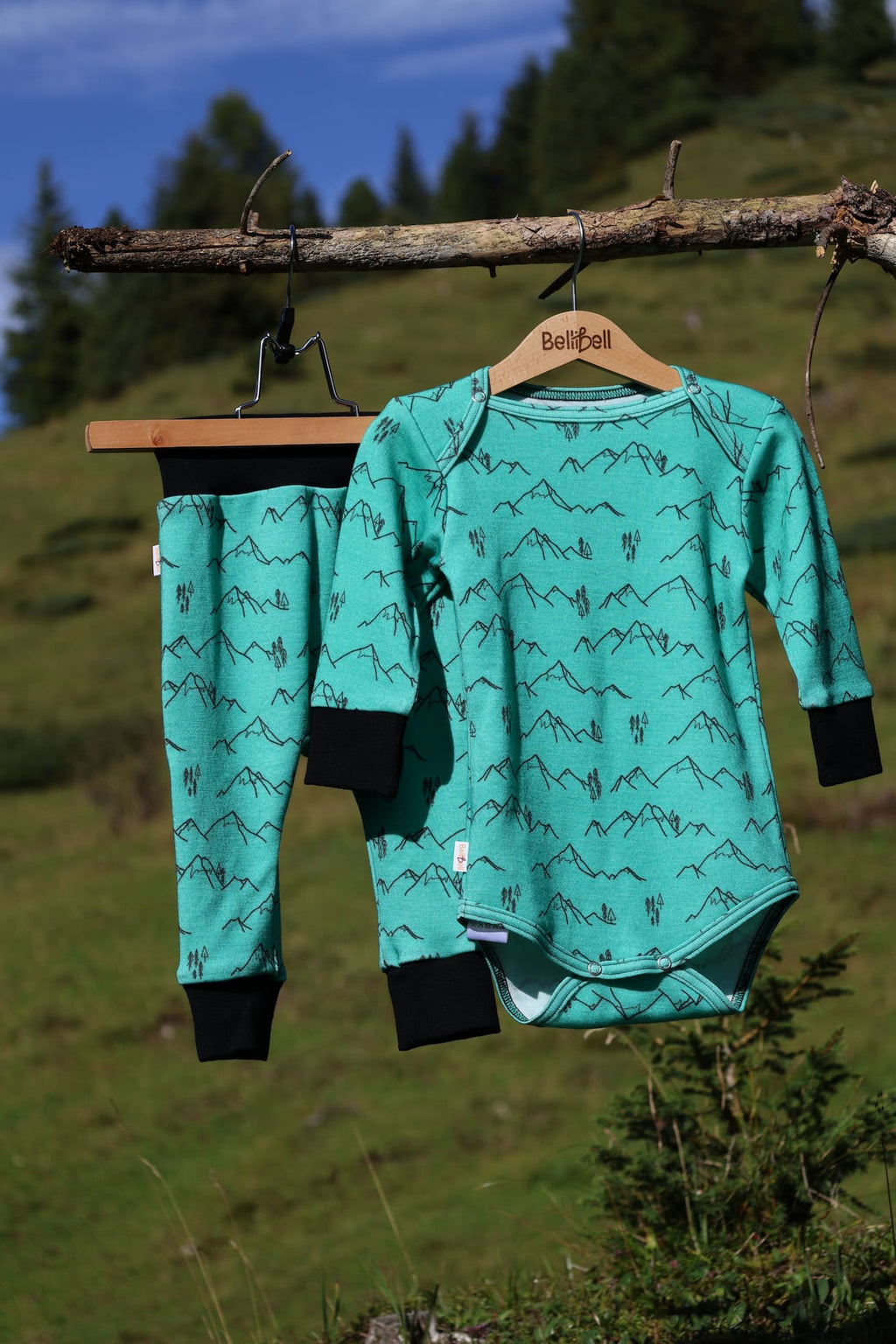 Merino Strampler – Grüne Berge