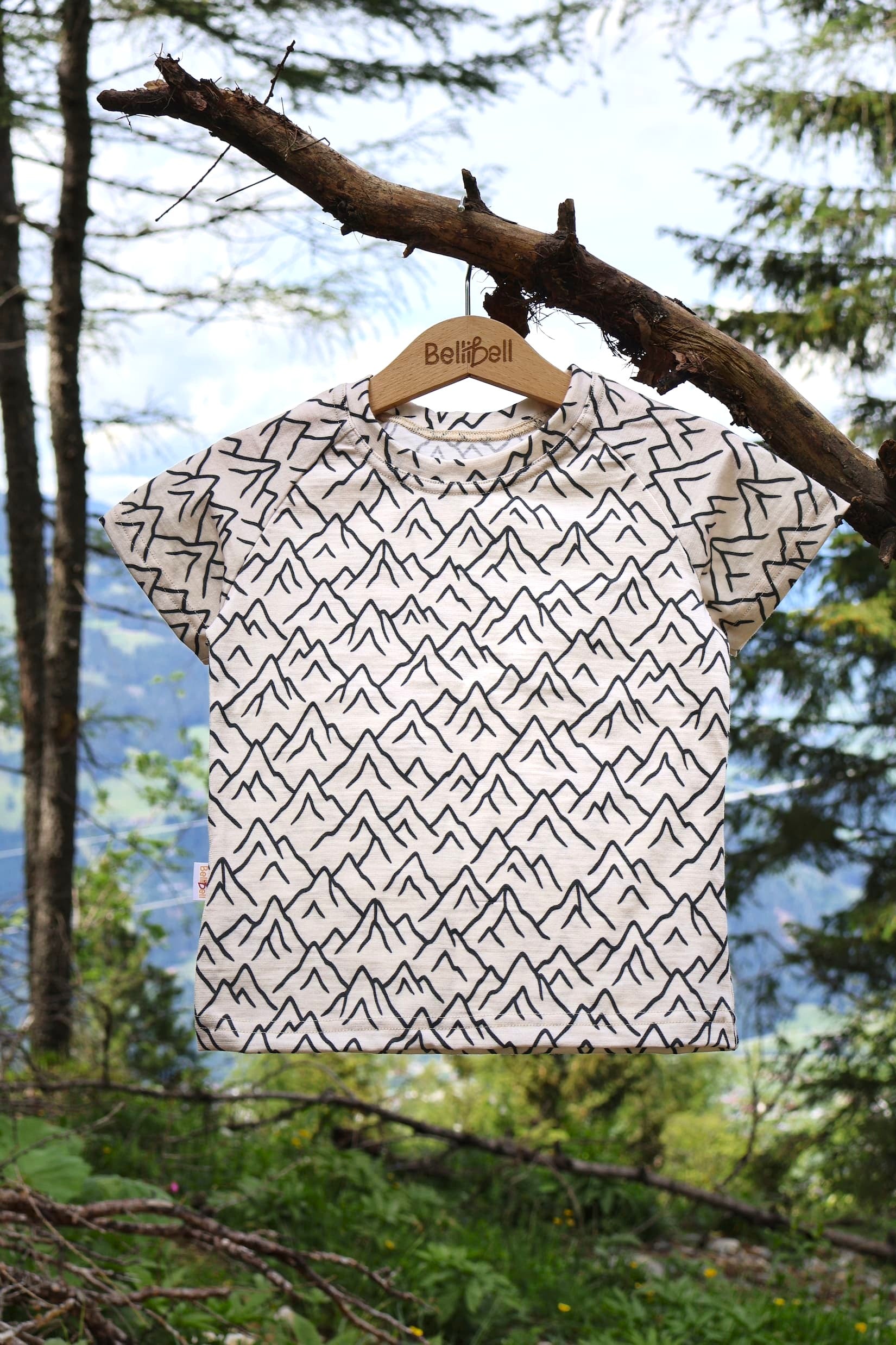 Kinder Merino T-Shirt Schwarze Berge Natur aus Merinowolle von Bellibell